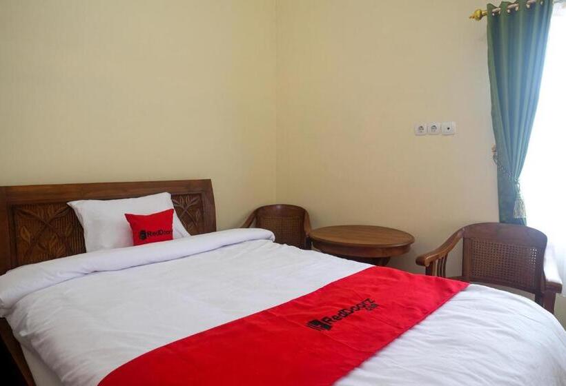Hotel Reddoorz Syariah @ Klodran Solo