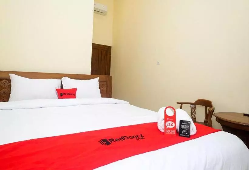 Hotelli Reddoorz Syariah @ Klodran Solo