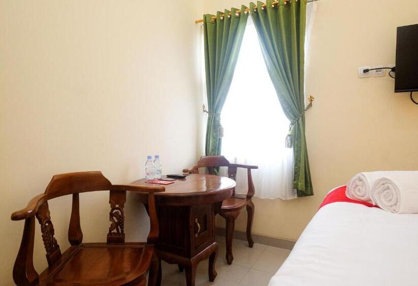 Hotel Reddoorz Syariah @ Klodran Solo