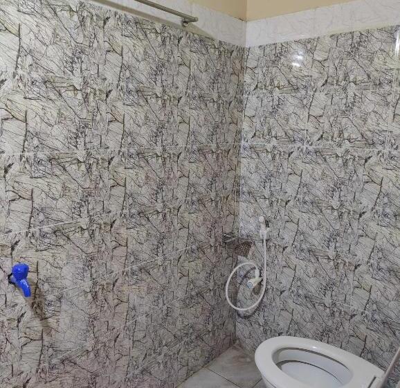 호텔 Spot On Dhauli Palace 2