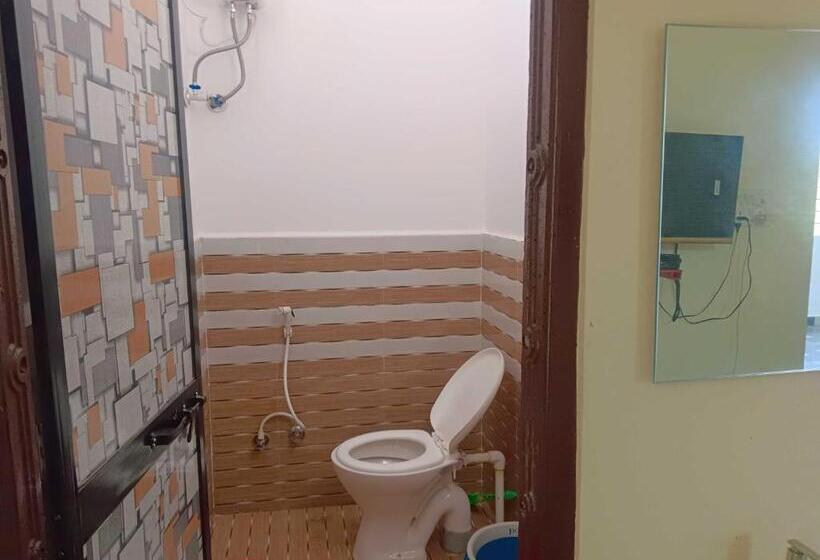 Oyo 8201 Hotel Samrat & Lodding