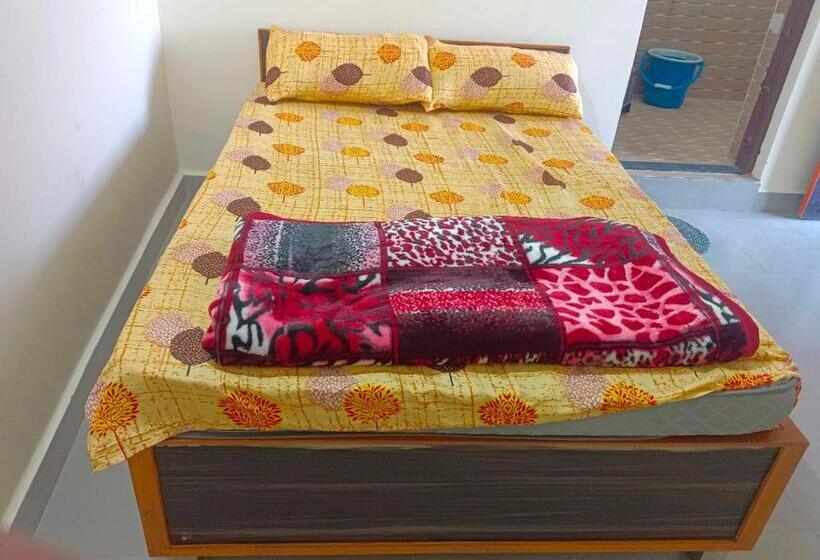 Oyo 8201 Hotel Samrat & Lodding