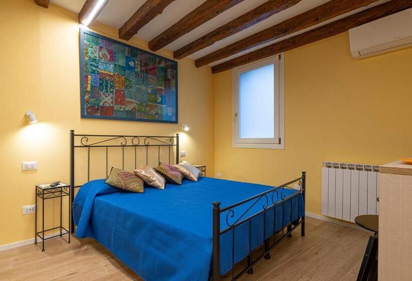 پانسیون Deluxeroom In Venice Centre