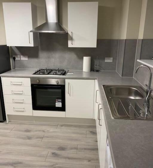 פנסיון Dorcas Lodge   Lovely House With High Speed Wifi And Free Parking