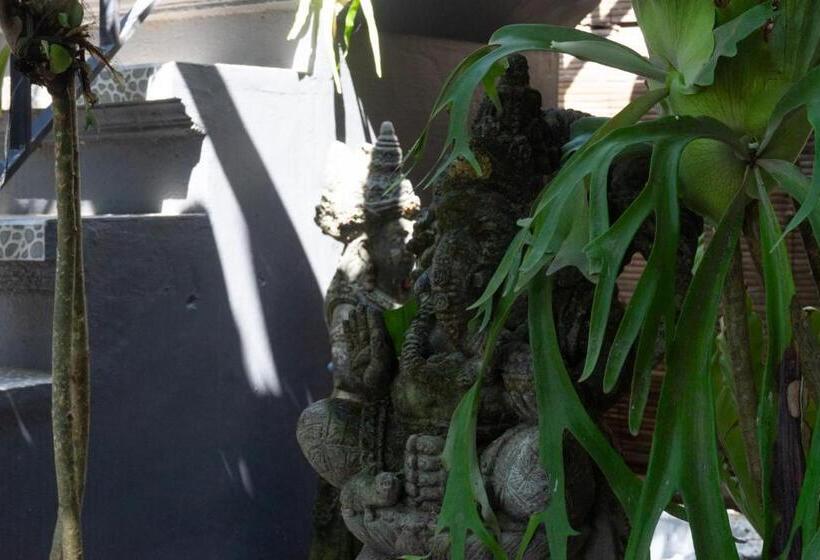 Pensão Krisna Tapan Guest House