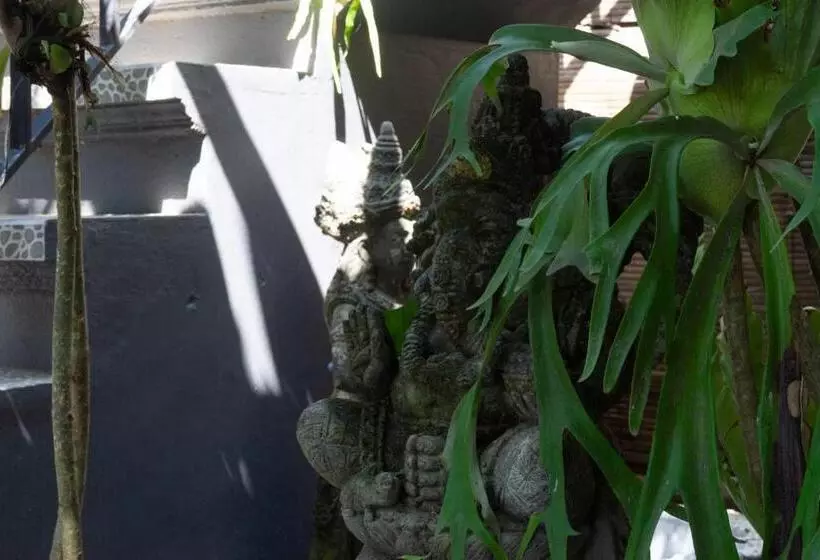 ペンション Krisna Tapan Guest House