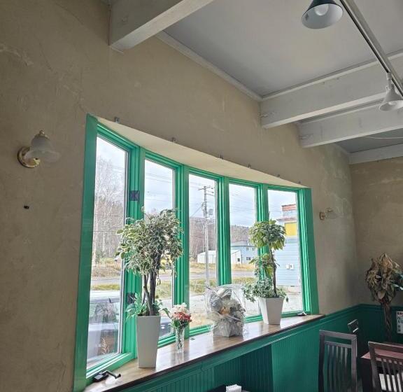 بنسيون White House ホワイト ハウス