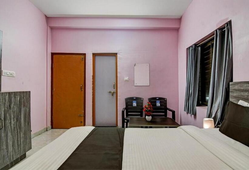 Spot On Hotel Pink Tree