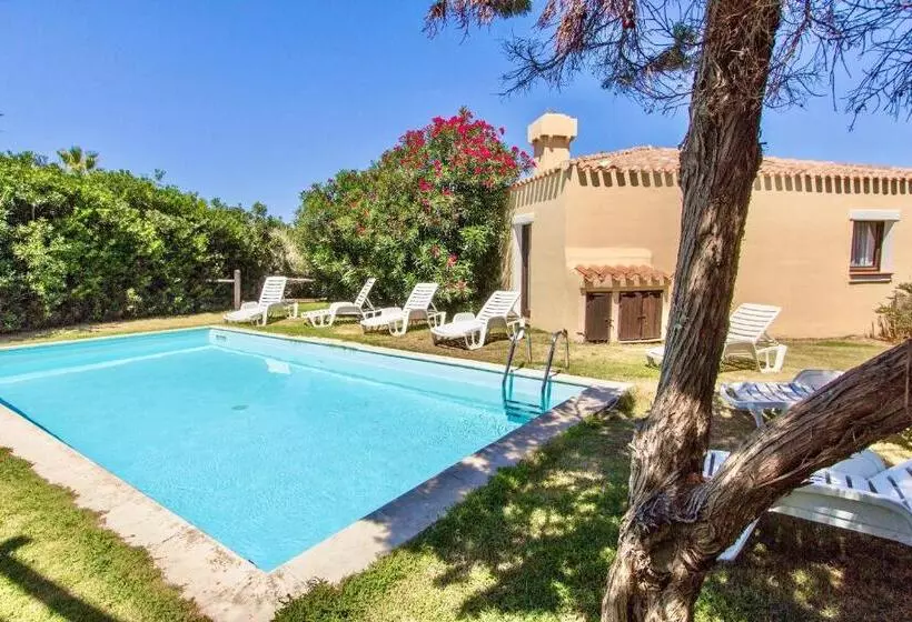 Villas With Air Conditioning And Shared Pool, Just A Few Minutes From La Pelosa Beach