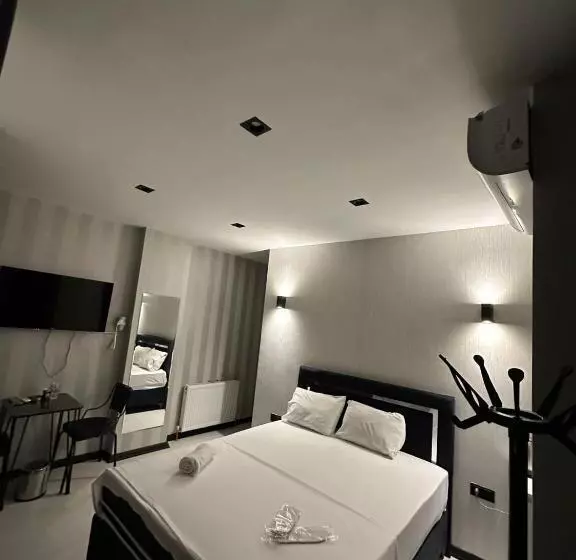 Whi̇te Sui̇t Otel