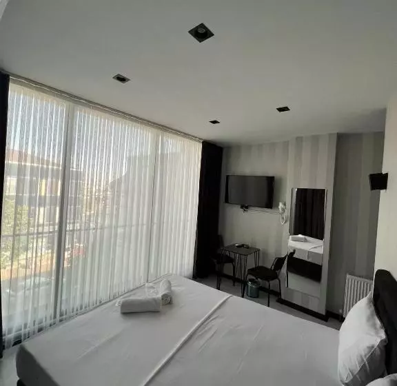 Whi̇te Sui̇t Otel
