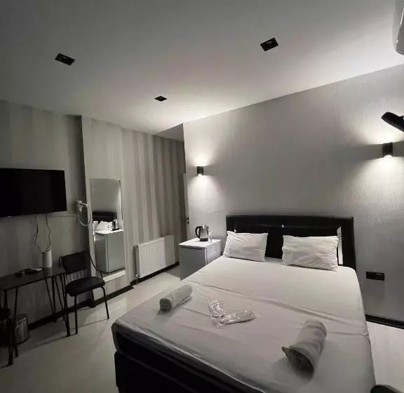 Whi̇te Sui̇t Otel