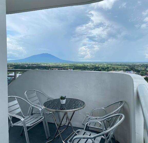 Alberg Azure Air Bnb