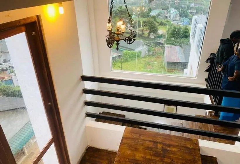 هتل Euphoria White House