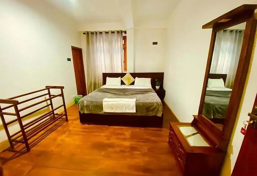 هتل Euphoria White House