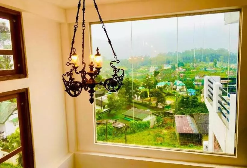 هتل Euphoria White House