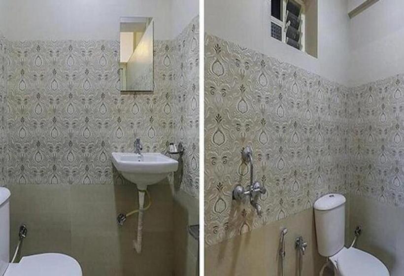 ホテル Fabexpress Morjim Sea Waves