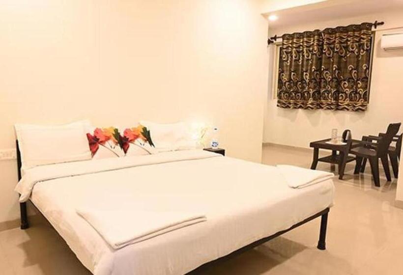 ホテル Fabexpress Morjim Sea Waves