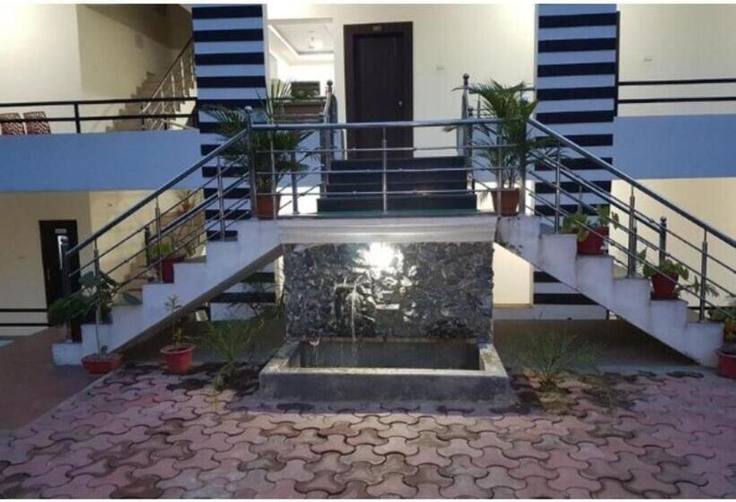 Отель Midtown Inn, Singrauli