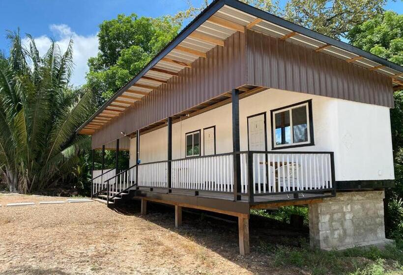 בית מלון כפרי Tropical View