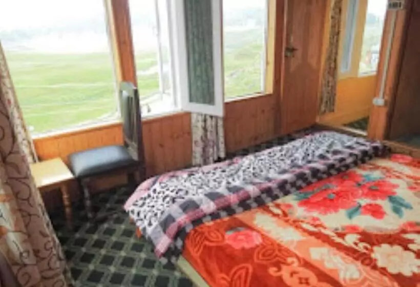 ホテル Yemberzal & Restaurant, Jammu And Kashmir