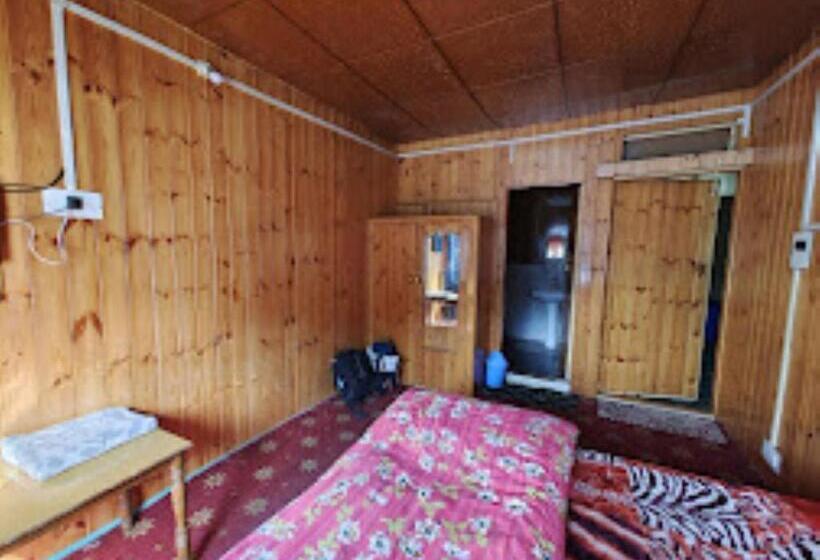 هتل Yemberzal & Restaurant, Jammu And Kashmir