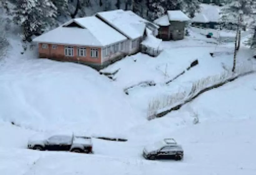 ホテル Yemberzal & Restaurant, Jammu And Kashmir