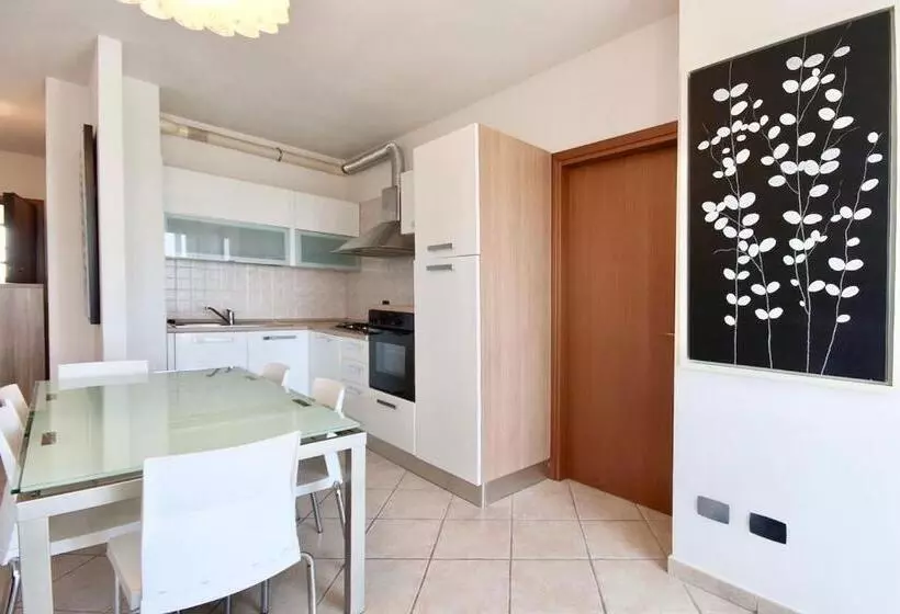 Isa Apartments For 6 People, 2 Bedrooms, In Residence With Swimming Pool In San Vincenzo, Just 600 M