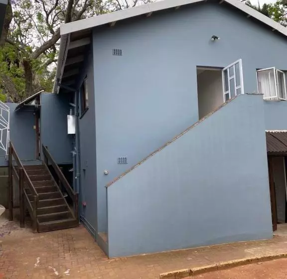 Isibani Back Packers