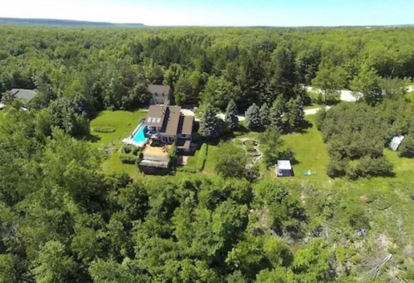 بنسيون Irish Mountain Suites