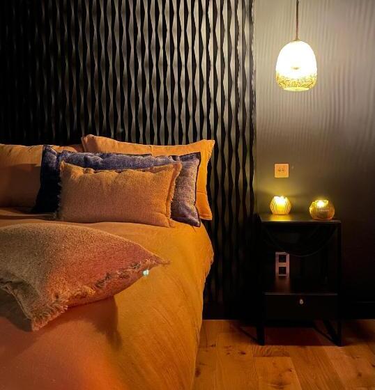 Пансион Mas Escala Suites & Spa