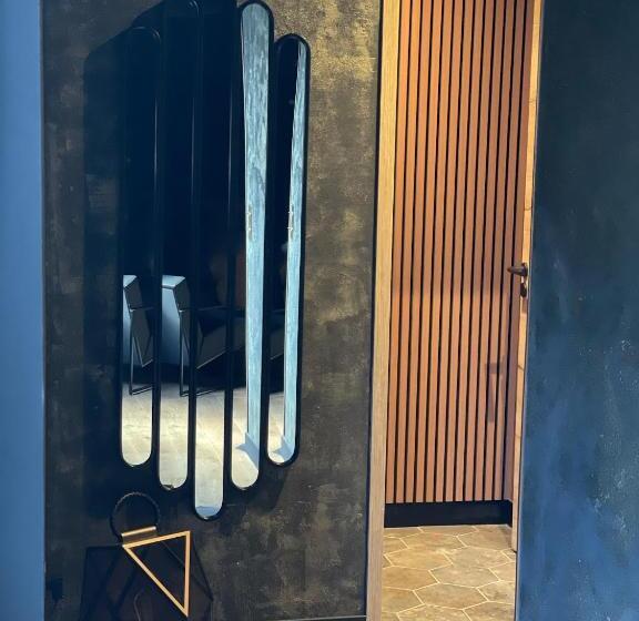 Пансион Mas Escala Suites & Spa