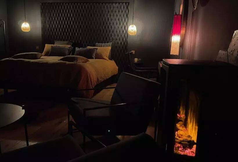 پانسیون Mas Escala Suites & Spa