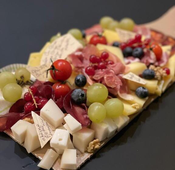 Пансион Mas Escala Suites & Spa