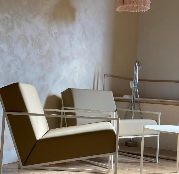 Пансион Mas Escala Suites & Spa