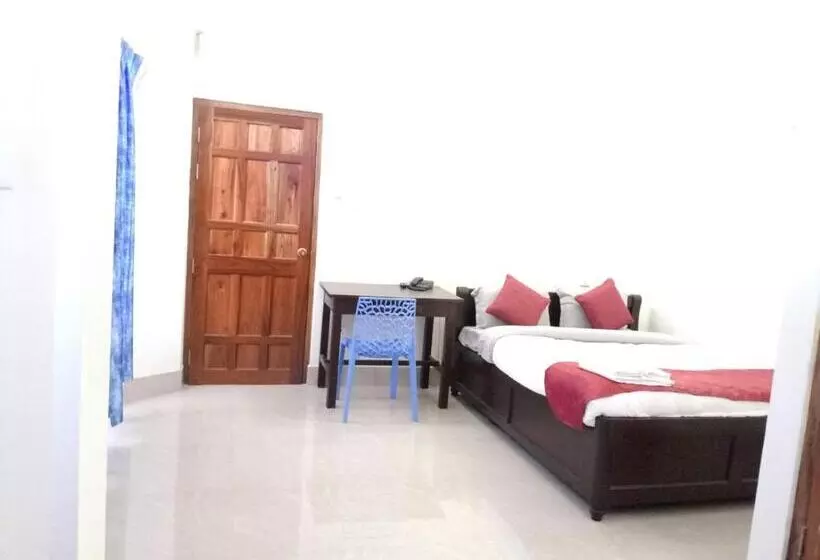 پانسیون Petals Guest House
