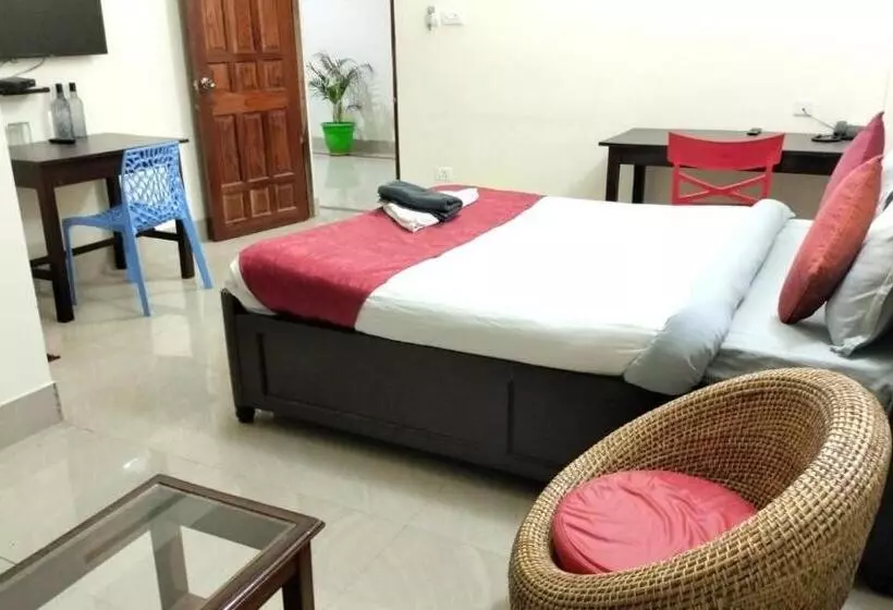 پانسیون Petals Guest House