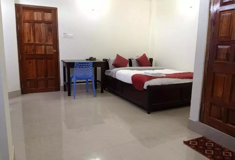 پانسیون Petals Guest House