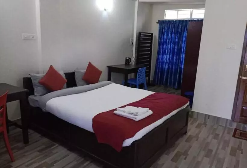 پانسیون Petals Guest House