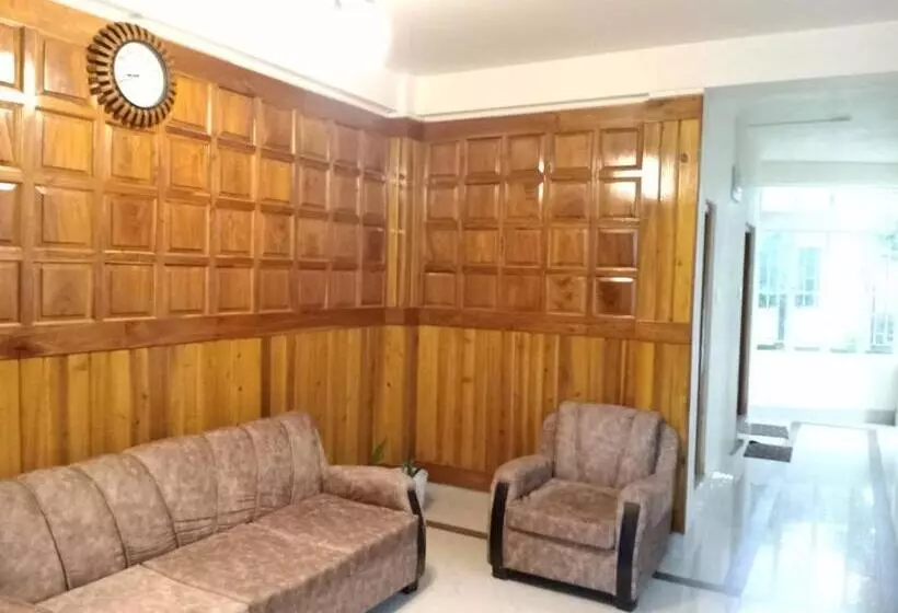 پانسیون Petals Guest House
