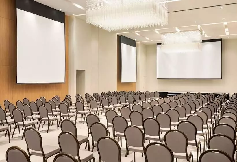 Radisson Hotel & Residence Riyadh Olaya