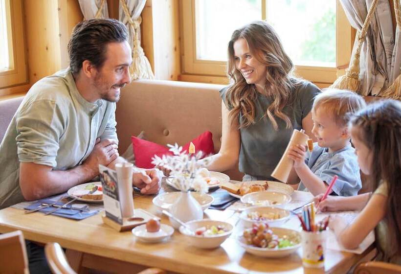 Das Hopfgarten Familotel Tirol