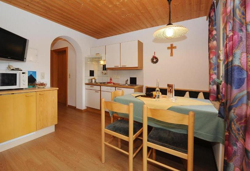 בית מלון כפרי Apart Zimalis