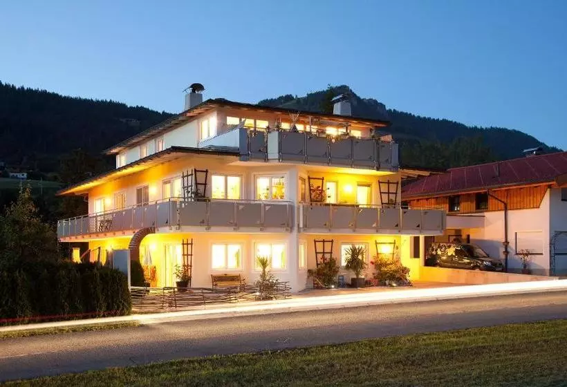ホテル Appartementhaus Charisma