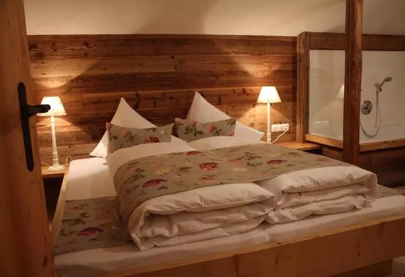 هتل Chalet Tannenhof