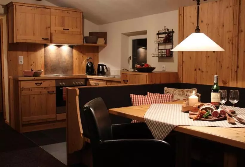 هتل Chalet Tannenhof