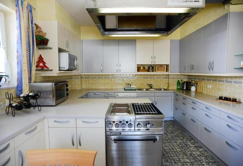 ホテル Das Edelweiss