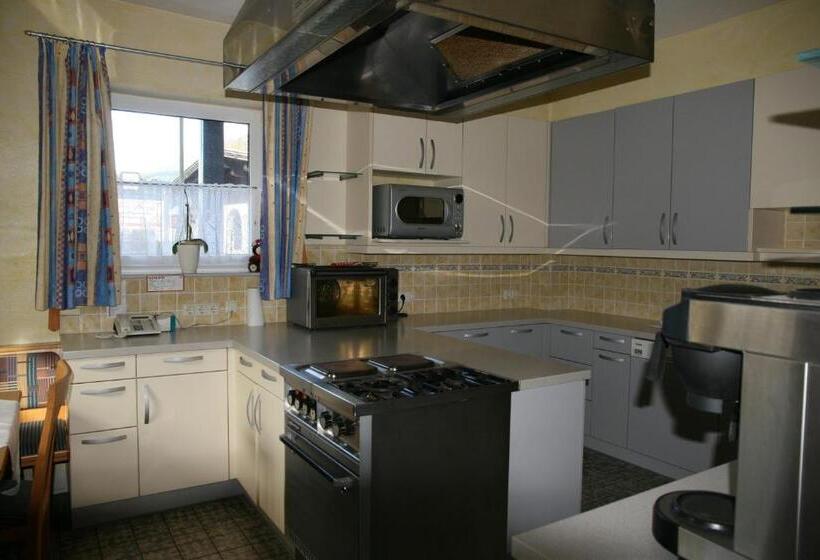 ホテル Das Edelweiss