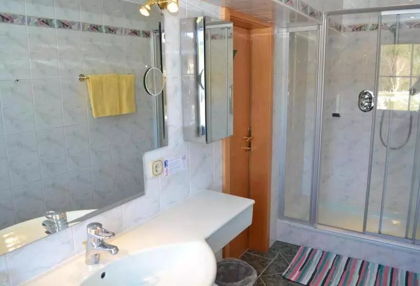 Hotelli Gasthof Pension Nordwald