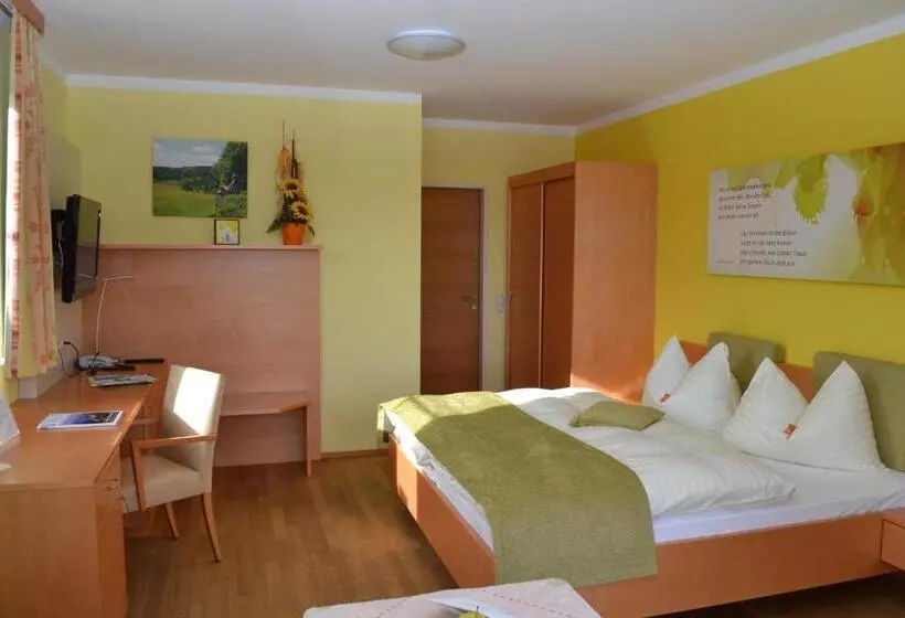 Hotelli Gasthof Pension Nordwald